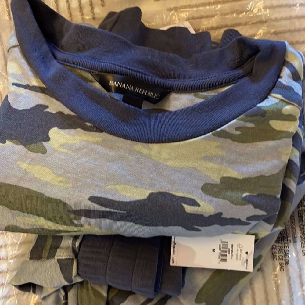 Banana Republic Camo Knit Jogger Set - Picture 6 of 6
